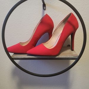 Red Pumps